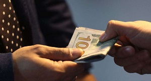 «Noerr»: В Туркменистане и Узбекистане не наказывают за дачу взятки