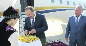 Ташкент выдаст Бишкеку 100 миллионов долларов