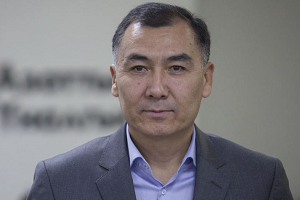 Жээнбеков: «Судиться с вами не буду, но жалобу в Комиссию по этике подам»