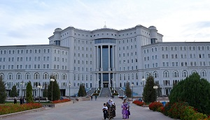 Зачем нам самая большая библиотека в ЦА, если таджикская молодёжь не читает?