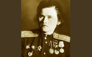 Чтобы помнили. Девушка с Золотой Звездой и с глазами, синими, как иссык-кульская волна.