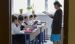 Сколько, где и как зарабатывают женщины в Казахстане?