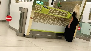 В Ашхабаде продолжают массово снимать людей с рейсов