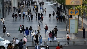 В КНР открылось большинство розничных магазинов