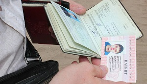 Все сидят в карантине, а мигранты – в длинной очереди за патентом