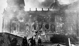 Бои за Рейхстаг начались в Берлине 75 лет назад