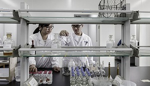 Китайские вирусологи родине не изменяют