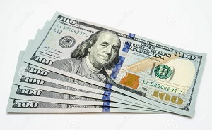 Застрявшим за границей гражданам Туркменистана разрешили обналичить по $500