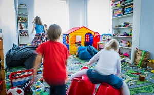 В Кыргызстане запускают портал по усыновлению