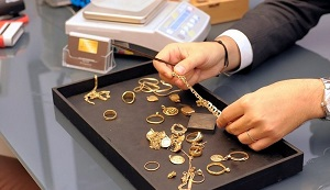 Грязные схемы недобросовестных ломбардов Бишкека раскрыл эксперт — интервью