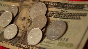 Минфин потратил большую часть кредита от МВФ в $120,8 млн на зарплаты госслужащим