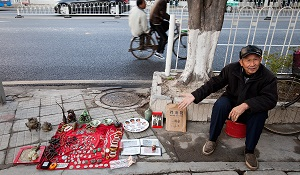 Сможет ли Китай решить проблему безработицы, возродив уличную торговлю?