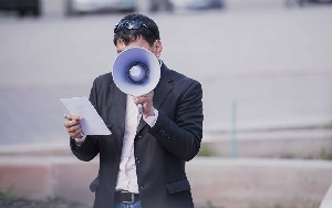 Кыргызстан. ЦИК разрешила партиям агитацию во время пандемии — о процедуре выборов в ЖК