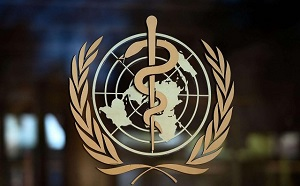 В соцсетях распространилось фото членов миссии ВОЗ у бассейна в Ашхабаде