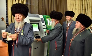 Туркменистан: надо бояться пыли, а не коронавируса