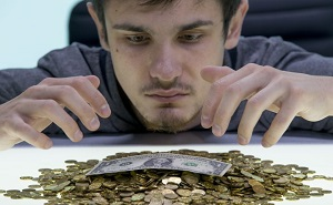 Казахстан. Почему доллар падает, а тенге не растет?