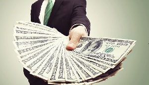 В июне кыргызстанцы взяли у банков в кредит на 18.3% больше