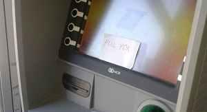 Давка, драки в очередях у банкоматов - будни туркменистанцев