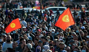 Бишкек: уличные беспорядки, отмена результатов выборов, отставка премьера