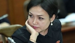 Заявление Аиды Касымалиевой: Обязанности премьера исполняет Баатырбеков, торага - я