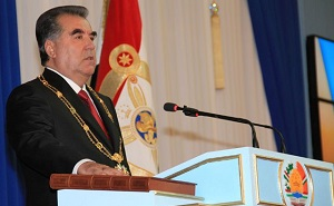 Эмомали Рахмон проголосовал за себя