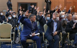 Третий за неделю. В Кыргызстане избран новый спикер Жогорку Кенеша