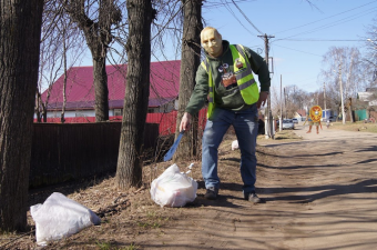 Выходец из Средней Азии стал популярным экологическим активистом в России