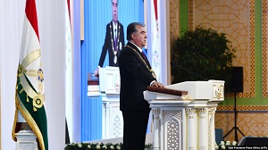 Эмомали Рахмон отправил в отставку правительство и помиловал 378 заключенных