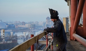 Россия хочет открыть границу для некоторых мигрантов: кого пустят в страну