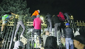 Кыргызстан. Политический режим островка демократии становится более авторитарным