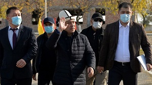 Выборы президента Кыргызстана: Интриги нет, а напряжение растет