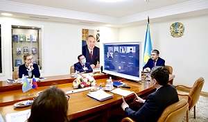 Эксперты и международные наблюдатели дали высокую оценку выборам в Казахстане