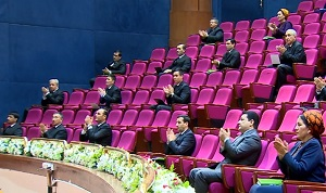 Цыплят по осени считают. В Туркменистане вторая волна коронавируса