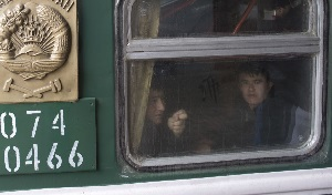 Сколько человек приехали в Таджикистан и сколько уехали из страны