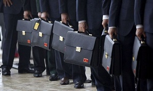 «13 лет просуществовал, но смысла не обнаружилось» – о ликвидации института госслужащих Казахстана