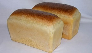 В Туркменистане отпускают по две буханки хлеба на семью