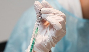 Бердымухамедов нашел лекарство от «короны», но принял и «Спутник V»