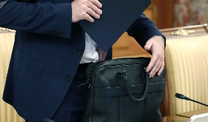 Кыргызстан. На кого и где учились члены кабмина Улукбека Марипова