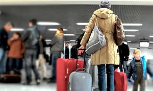 Новый поток эмиграции предрекают эксперты