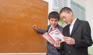 Кыргызстан. Жапаров осудил манипуляции вокруг статуса русского языка