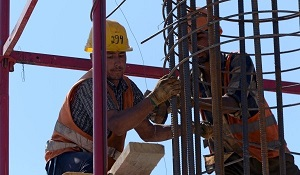 Крупнейшим застройщикам Москвы разъяснили механизм привлечения трудовых мигрантов