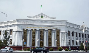 В Туркменистане изучают возможности ужесточения правил выезда граждан за рубеж