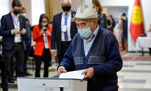 Переписав Конституцию, Киргизия пошла по пути России