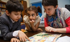 Над моим акцентом угорали. Как в России получают образование дети трудовых мигрантов