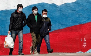 Путин: РФ стремится улучшить ситуацию с трудовыми мигрантами