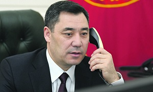 Президент Киргизии едет в Турцию за деньгами