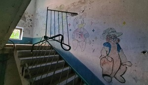 «Руины, зомби и страх». Как развалились города Киргизии после распада СССР