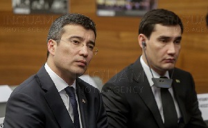 Жена и дочь посла Туркменистана во Франции подали на политическое убежище