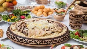 Казахстан. Запрет на тои может существенно мотивировать сограждан получать вакцину.