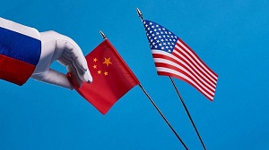 Между Китаем и США: Какой путь выберет Россия в меняющемся мире?